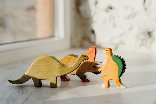 Traditional retail vs ecommerce trends